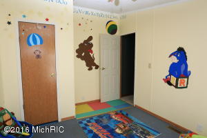 110 Peachtree St, Constantine, MI 49042 photo 14