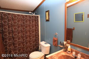 110 Peachtree St, Constantine, MI 49042 photo 16