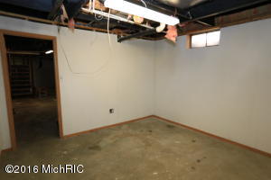 110 Peachtree St, Constantine, MI 49042 photo 31