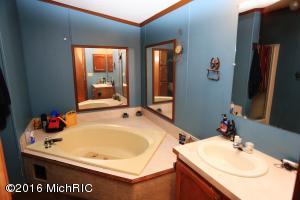 110 Peachtree St, Constantine, MI 49042 photo 21