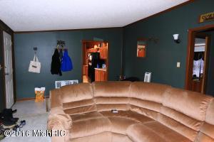 110 Peachtree St, Constantine, MI 49042 photo 9