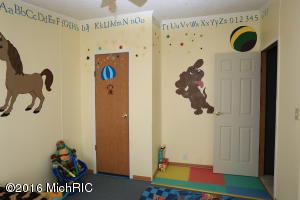 110 Peachtree St, Constantine, MI 49042 photo 15