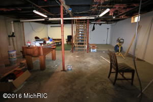 110 Peachtree St, Constantine, MI 49042 photo 25