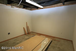 110 Peachtree St, Constantine, MI 49042 photo 34