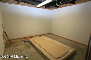 110 Peachtree St, Constantine, MI 49042 photo 33