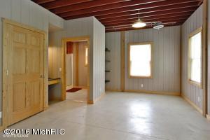 2126 E Glendora Rd, Buchanan, MI 49107 photo 17