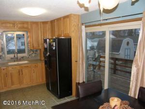 2002 Mills Ave, Muskegon, MI 49445 photo 6