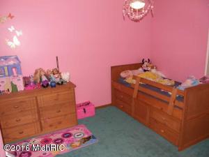 2002 Mills Ave, Muskegon, MI 49445 photo 11
