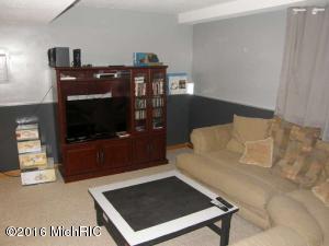 2002 Mills Ave, Muskegon, MI 49445 photo 13