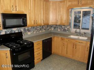 2002 Mills Ave, Muskegon, MI 49445 photo 5