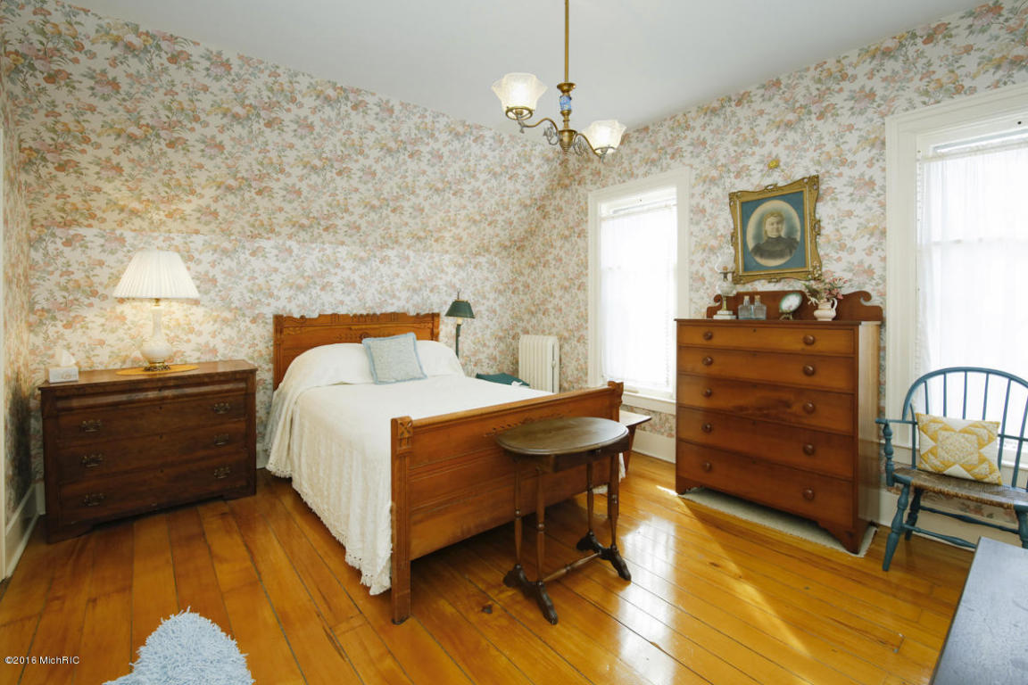 219 High St, Marshall, MI 49068 photo 17