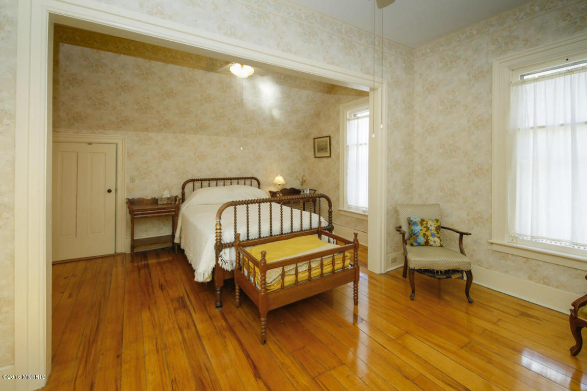 219 High St, Marshall, MI 49068 photo 15