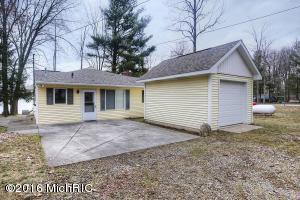 1210 Wolf Lake Dr, Baldwin, MI 49304 photo 2
