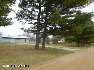 6121 E Butler Rd, Dowling, MI 49050 photo 4
