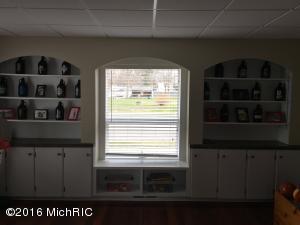 512 E Bridge St, Plainwell, MI 49080 photo 4