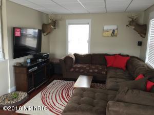 512 E Bridge St, Plainwell, MI 49080 photo 3