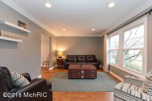 6269 Dunbarton St SE, Ada, MI 49301 photo 3
