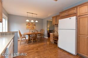 6269 Dunbarton St SE, Ada, MI 49301 photo 11