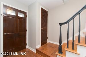 6269 Dunbarton St SE, Ada, MI 49301 photo 2