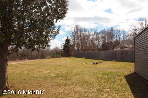 304 E Gilbert St, Leroy, MI 49655 photo 4