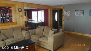 386 E 120th St, Grant, MI 49327 photo 9