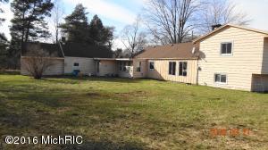 386 E 120th St, Grant, MI 49327 photo 2