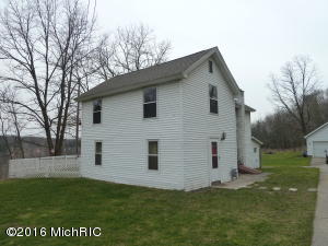 86 State St, Newaygo, MI 49337 photo 1