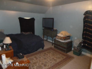 86 State St, Newaygo, MI 49337 photo 7