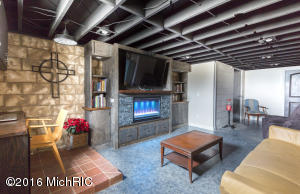 606 Grindle Dr SE, Lowell, MI 49331 photo 6