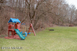 606 Grindle Dr SE, Lowell, MI 49331 photo 15