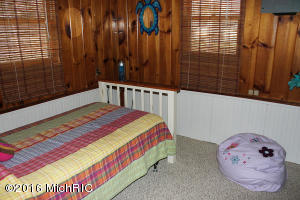 484 E Deer Rd, White Cloud, MI 49349 photo 9