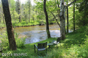 484 E Deer Rd, White Cloud, MI 49349 photo 2