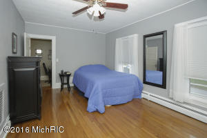 310 E Brg, Plainwell, MI 49080 photo 18