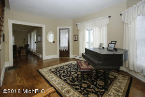 310 E Brg, Plainwell, MI 49080 photo 14