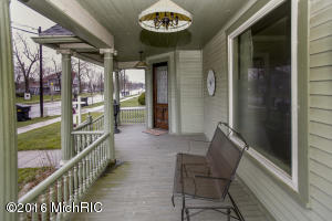 310 E Brg, Plainwell, MI 49080 photo 3