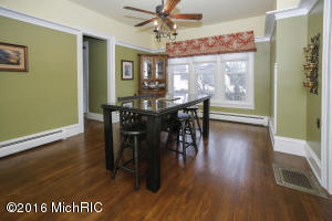 310 E Brg, Plainwell, MI 49080 photo 11
