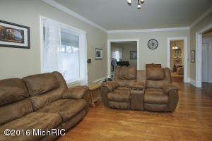 310 E Brg, Plainwell, MI 49080 photo 6