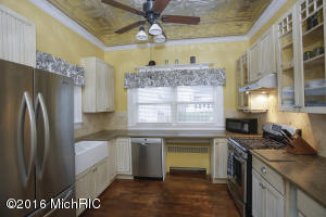310 E Brg, Plainwell, MI 49080 photo 10