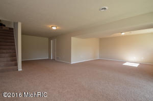 13772 E Harmony Ct, Sparta, MI 49345 photo 3