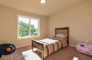 13772 E Harmony Ct, Sparta, MI 49345 photo 4