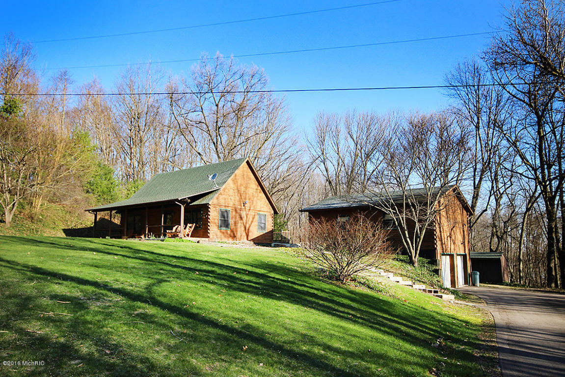 4567 Chamberlain Dr, Buchanan, MI 49107 photo 1