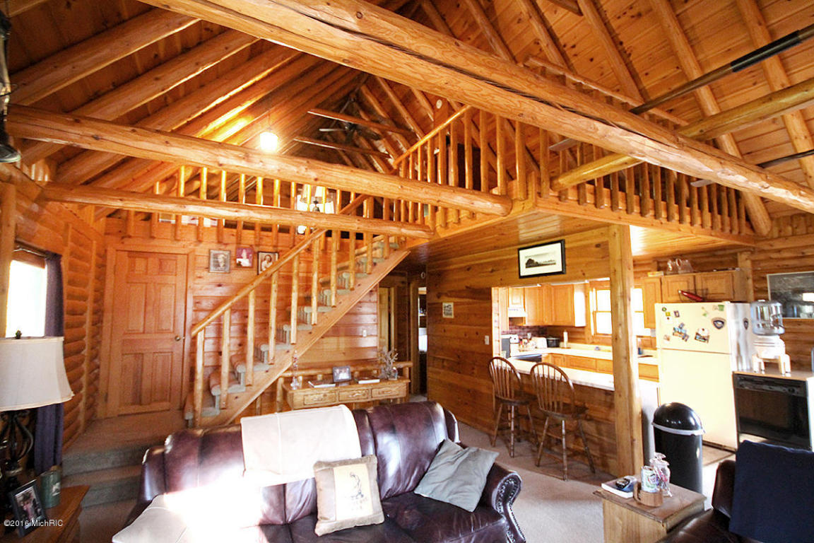 4567 Chamberlain Dr, Buchanan, MI 49107 photo 2