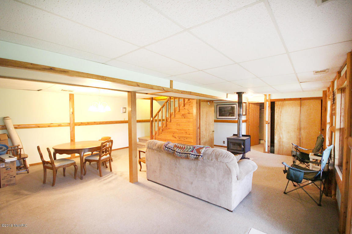 4567 Chamberlain Dr, Buchanan, MI 49107 photo 11