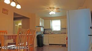 300 Earle, Belding, MI 48809 photo 8