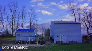 300 Earle, Belding, MI 48809 photo 1