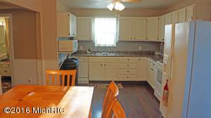 300 Earle, Belding, MI 48809 photo 11
