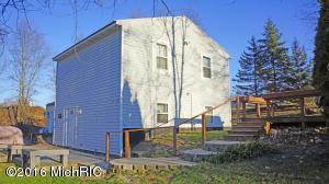 300 Earle, Belding, MI 48809 photo 2