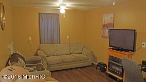 300 Earle, Belding, MI 48809 photo 14