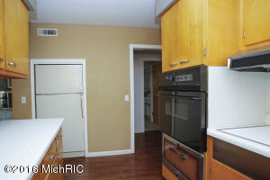 402 S Hooker, Three Rivers, MI 49093 photo 5