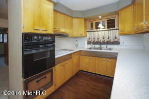 402 S Hooker, Three Rivers, MI 49093 photo 6